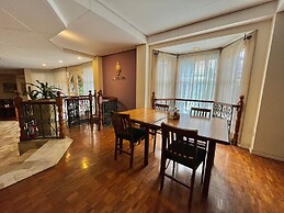 Coco Grande Hotel