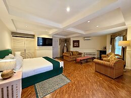 Coco Grande Hotel