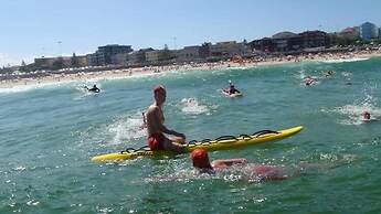 Bondi Breeze Apartment