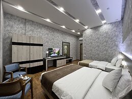 Ada Hotel