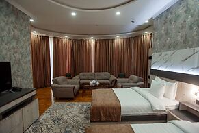 Ada Hotel