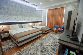 Ada Hotel