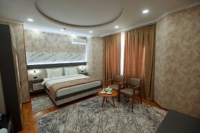Ada Hotel