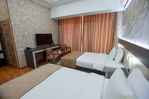 Ada Hotel