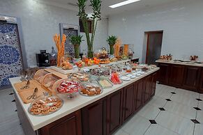 Ada Hotel