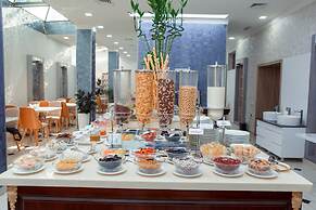 Ada Hotel