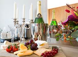 Castle Varagh Hotel & Bar