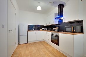 Charltons Bonds Apartments - By Week2Week