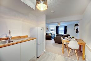 Charltons Bonds Apartments - By Week2Week