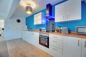 Charltons Bonds Apartments - By Week2Week