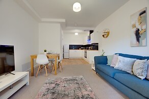Charltons Bonds Apartments - By Week2Week