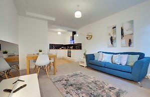 Charltons Bonds Apartments - By Week2Week
