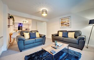 Charltons Bonds Apartments - By Week2Week