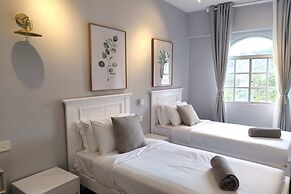 Star Regency by Plush