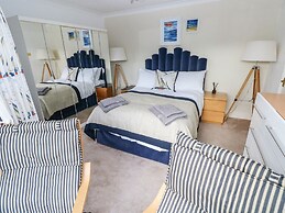 Yacht Haven View