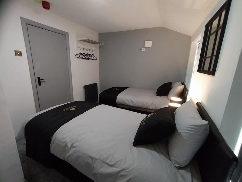 Black Pearl Luxury Apartments