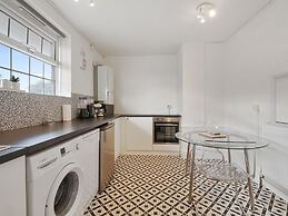 The Xavier Flat by Kasar Stays