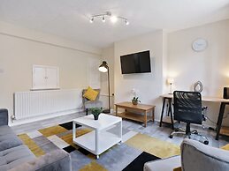 The Xavier Flat by Kasar Stays