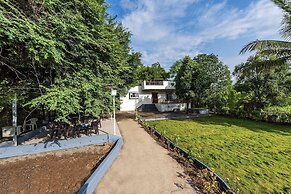 CosmicStays Casa Ivory Pool Villa Mulshi