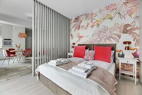 Lion Apartments - Pink i Mustang Studio