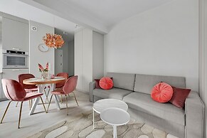 Lion Apartments - Pink i Mustang Studio