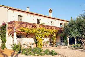 CAN CASI HOUSE