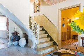 CAN CASI HOUSE