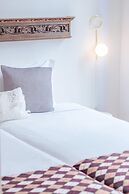 Tower 1F in Oporto With 1 Bathrooms