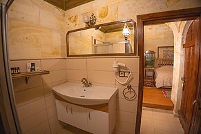 Pietra Cave Suites