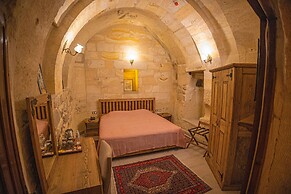 Pietra Cave Suites