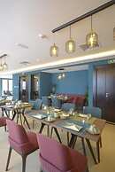 Maia Hotel Suites