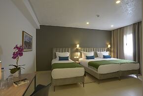 Maia Hotel Suites