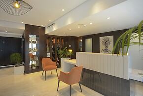 Maia Hotel Suites