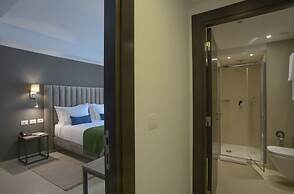 Maia Hotel Suites