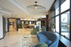 Maia Hotel Suites