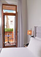 Marea Boutique Suites