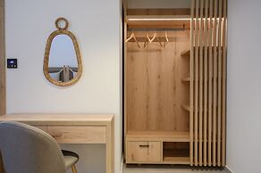 Marea Boutique Suites