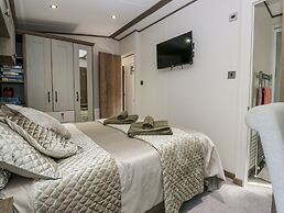 Lilac Lodge