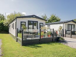 Lilac Lodge