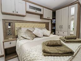 Lilac Lodge