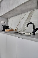 Small & Chic Studio
