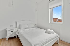 Small & Chic Studio