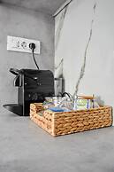 Small & Chic Studio