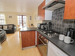 Whistle Stop Apartment