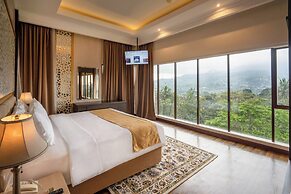 The Green Peak, ARTOTEL Curated