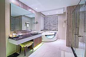 CASTLE BAYVIEW RESORT & SPA