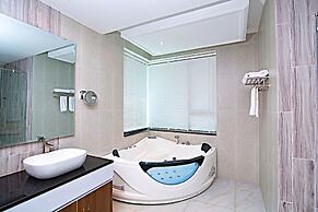 CASTLE BAYVIEW RESORT & SPA