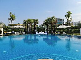 CASTLE BAYVIEW RESORT & SPA