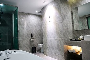 CASTLE BAYVIEW RESORT & SPA