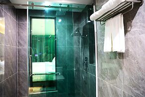 CASTLE BAYVIEW RESORT & SPA